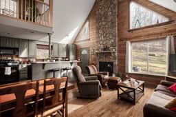 Delicious Cabin • Wine Country Retreat w/ Hot Tub