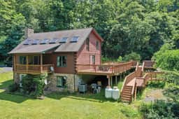 The Trillium Cabin | Hot Tub, Views & Game Room