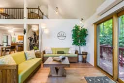Ravens' Ridge: Modern Cabin + Stunning Valley View