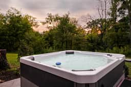 The Juniper Cabin • Cozy Hideaway w/ Hot Tub - Image 3