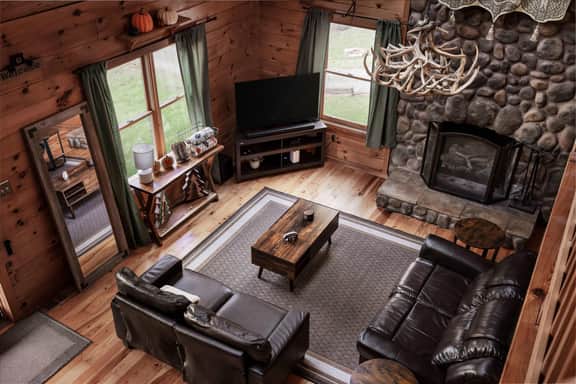 The Trillium Cabin | Hot Tub, Views & Game Room