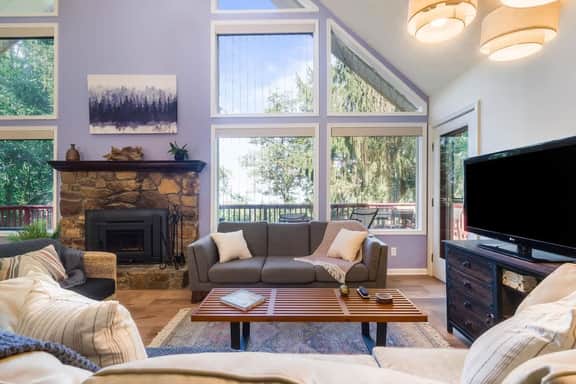 Ravens' Ridge: Modern Cabin + Stunning Valley View