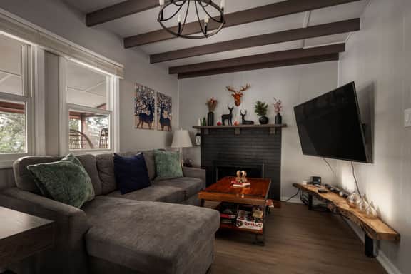 The Juniper Cabin • Cozy Hideaway w/ Hot Tub - Image 4