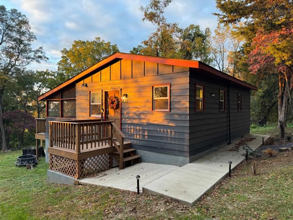 The Juniper Cabin • Cozy Hideaway w/ Hot Tub
