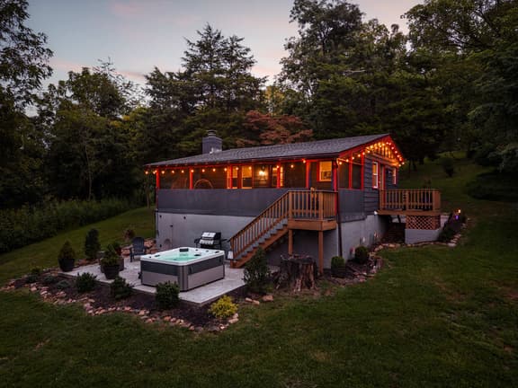 The Juniper Cabin • Cozy Hideaway w/ Hot Tub - Image 1