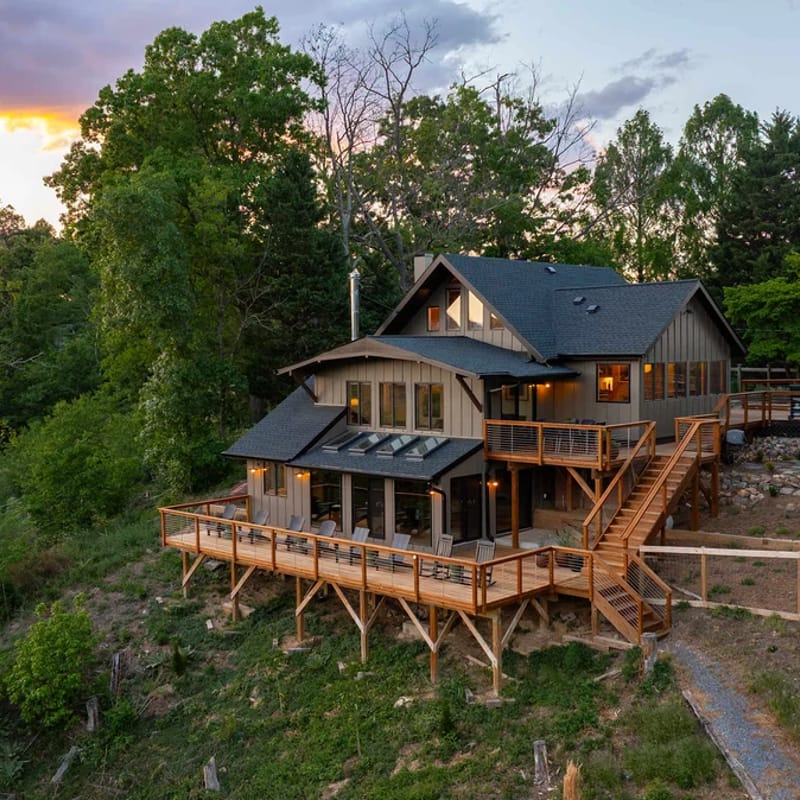 Luxury River Retreat • Hot Tub, Views, Fire Pit